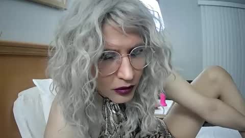 Snapshot of rubilopes chatting on 02.20.25 Rubi online show from 02.20.25