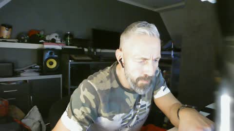 Chico que rico Caliente online show from 01.05.25