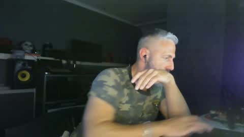 Chico que rico Caliente online show from 03.12.25