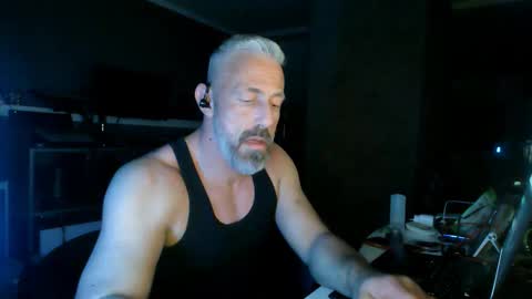 Snapshot of ruffi77 chatting on 03.12.26 Chico que rico Caliente online show from 03.12.26