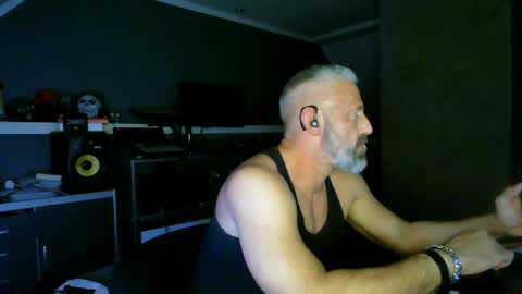 Snapshot of ruffi77 chatting on 04.09.26 Chico que rico Caliente online show from 04.09.26