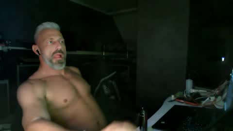 Snapshot of ruffi77 chatting on 04.17.26 Chico que rico Caliente online show from 04.17.26