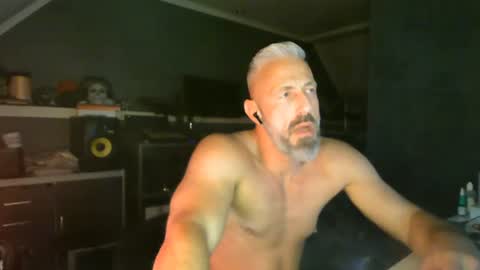 Chico que rico Caliente online show from 07.29.26
