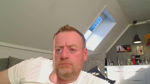 Snapshot of runepetter chatting on 09.26.25 bignorwegian online show from 09.26.25