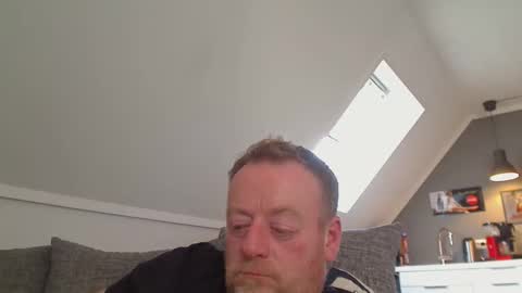 Snapshot of runepetter chatting on 10.16.25 bignorwegian online show from 10.16.25