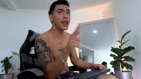  R U S S E L L  online show from 09.28.25