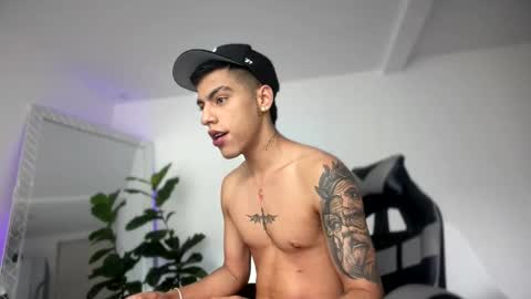  R U S S E L L  online show from 11.19.25