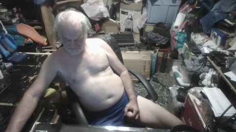 Snapshot of russtenail21 chatting on 09.19.25 Russtenail21 online show from 09.19.25