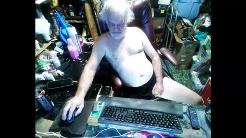 Snapshot of russtenail21 chatting on 01.12.26 Russtenail21 online show from 01.12.26