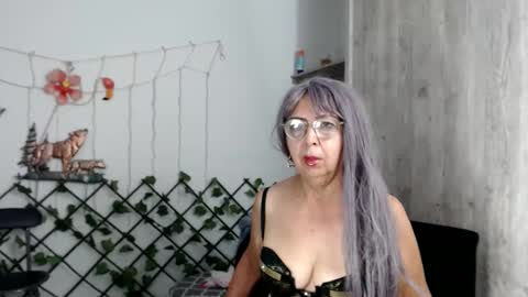 ruth_blue21 online show from 02.19.25