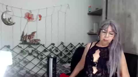 ruth_blue21 online show from 02.22.25