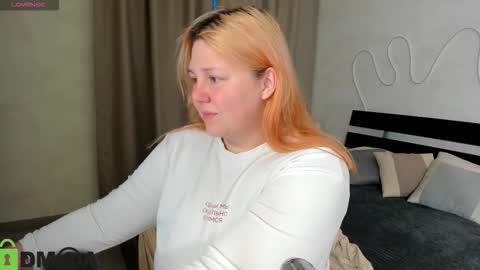 Snapshot of rutholiver chatting on 10.27.25 Ruth GMT2 Mon 10 AM - 4 PM Tue 10 AM - 4 PM Thu 3-9 AM Fri 10 AM - 4 PM Sun 10 AM - 4 PM. online show from 10.27.25