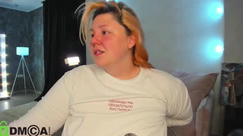 Snapshot of rutholiver chatting on 10.28.25 Ruth GMT2 Mon 10 AM - 4 PM Tue 10 AM - 4 PM Thu 3-9 AM Fri 10 AM - 4 PM Sun 10 AM - 4 PM. online show from 10.28.25