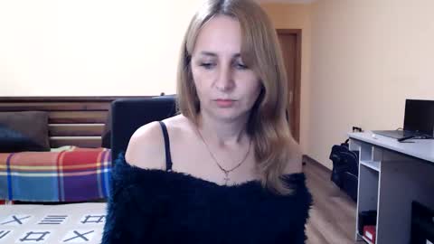 Snapshot of ruthpark chatting on 09.28.25 Ruth online show from 09.28.25