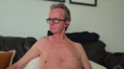 Snapshot of ruttingrabbit chatting on 11.04.25 ruttingrabbit online show from 11.04.25