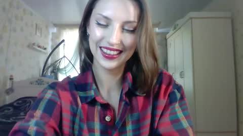 Snapshot of ruxashade chatting on 10.06.25 ruxashade online show from 10.06.25