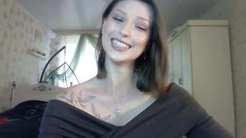 Snapshot of ruxashade chatting on 10.17.25 ruxashade online show from 10.17.25