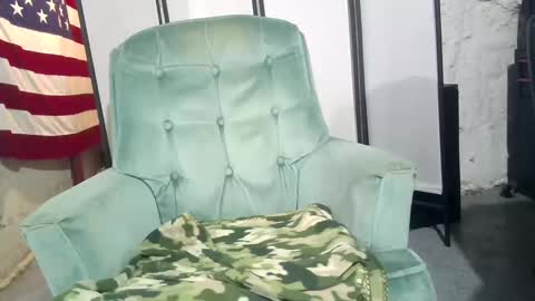 rwb1982 online show from 10.14.25