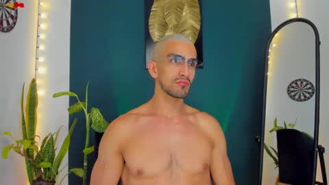 Snapshot of ryan_doyle chatting on 09.23.25 Ryan independent model online show from 09.23.25