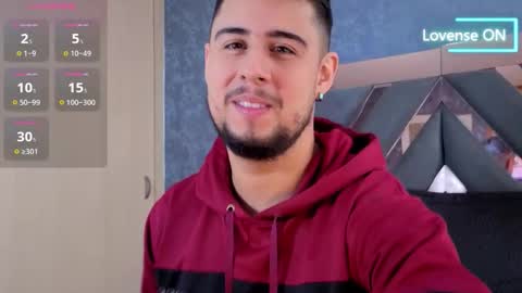 Snapshot of ryan_evanns chatting on 10.10.25 R Y A N online show from 10.10.25