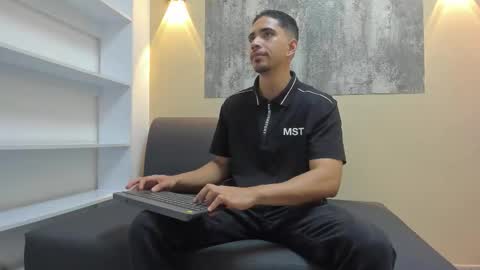 Snapshot of ryan_paterson chatting on 11.05.25 Ryan online show from 11.05.25