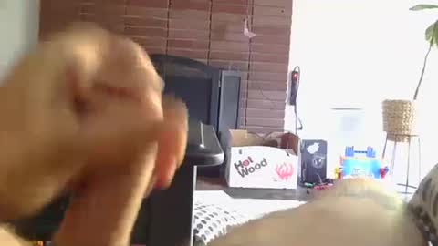 Snapshot of ryanbobby88 chatting on 10.08.25 ryanbobby88 online show from 10.08.25