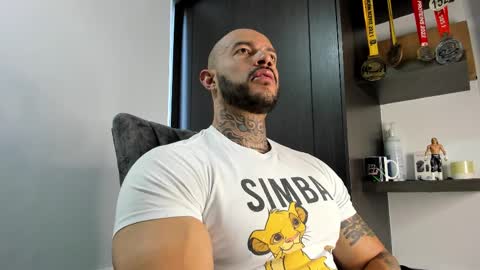 Snapshot of ryanjhonston chatting on 10.06.25 Ryan online show from 10.06.25