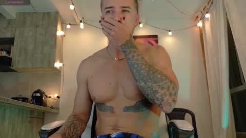 Snapshot of ryann_blue_ chatting on 10.07.25 Ryan Blue ig ryannblue online show from 10.07.25