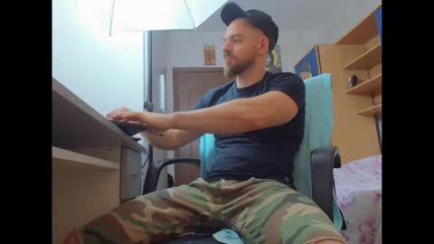 Ryanstone  online show from 11.05.25