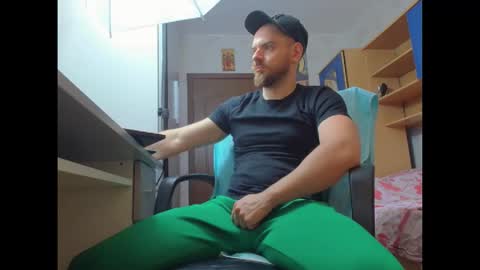 Ryanstone  online show from 11.10.25