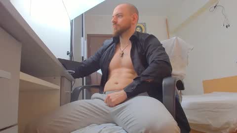 Ryanstone  online show from 04.04.26