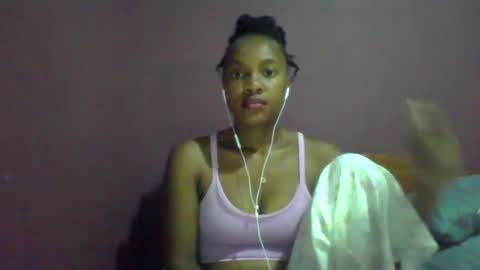 Snapshot of rycie chatting on 10.27.25 Rycie online show from 10.27.25