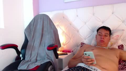 Snapshot of ryder_n_violet chatting on 01.30.25 Ryder and Violet online show from 01.30.25