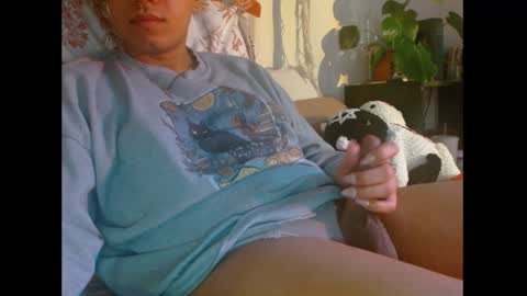 Snapshot of ryssem chatting on 12.14.24 Emryss online show from 12.14.24