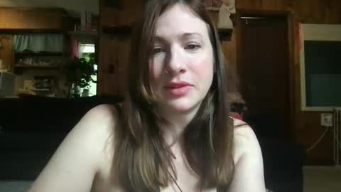 Snapshot of s496925 chatting on 10.06.25 s496925 online show from 10.06.25