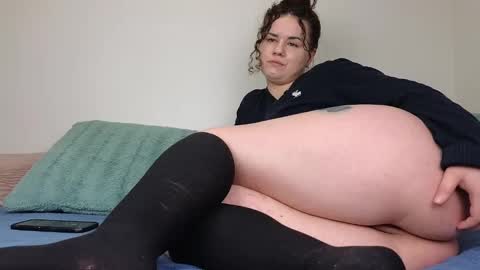 Snapshot of s_leanne_ chatting on 10.03.25 Leanne online show from 10.03.25