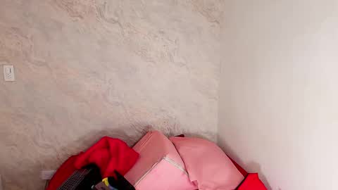 s_sofia_ online show from 02.15.25