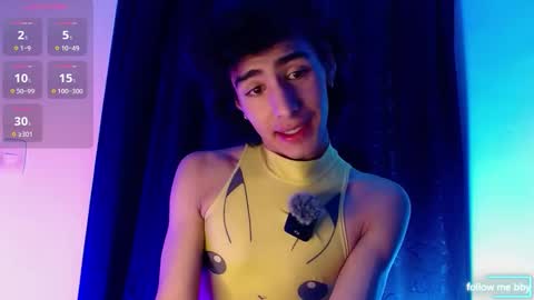 Snapshot of saanti_foxs chatting on 10.23.25 Santi online show from 10.23.25