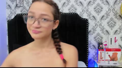 Saara Brown online show from 01.10.25