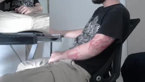 Snapshot of saat_hiel chatting on 09.30.25 Saat online show from 09.30.25