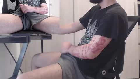 Snapshot of saat_hiel chatting on 10.06.25 Saat online show from 10.06.25