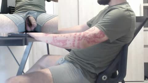 Snapshot of saat_hiel chatting on 10.17.25 Saat online show from 10.17.25