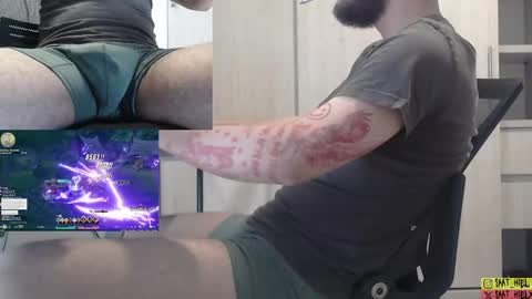 Snapshot of saat_hiel chatting on 10.25.25 Saat online show from 10.25.25