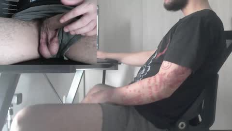 Snapshot of saat_hiel chatting on 10.29.25 Saat online show from 10.29.25