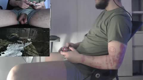 Snapshot of saat_hiel chatting on 10.30.25 Saat online show from 10.30.25