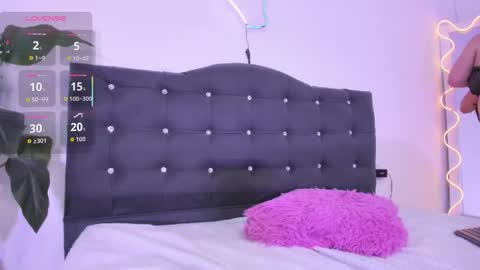 saaya_tay online show from 10.15.25