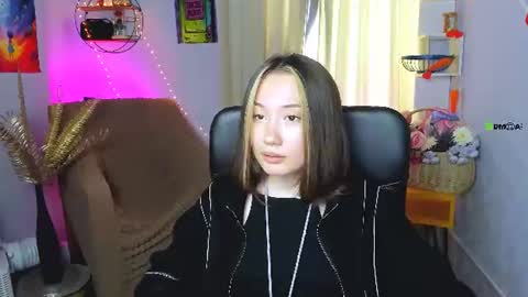 Snapshot of sabina_wul chatting on 06.18.26 Sabina online show from 06.18.26