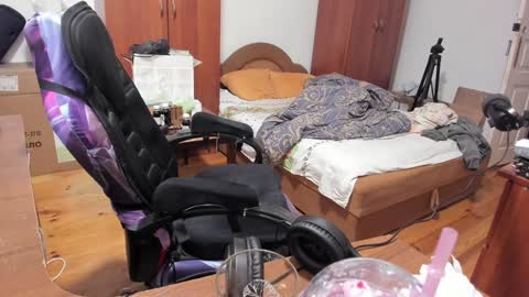 1141323  my Lord Mister Max   moms treasure online show from 12.18.24
