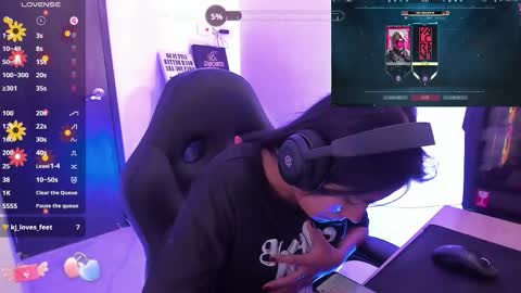 Angie  online show from 10.04.25