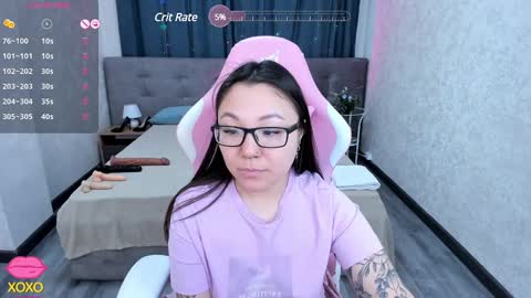 Snapshot of sabrina_sven chatting on 02.18.25 GMT7TueWedThuFriSatSun 0100am-0700am online show from 02.18.25